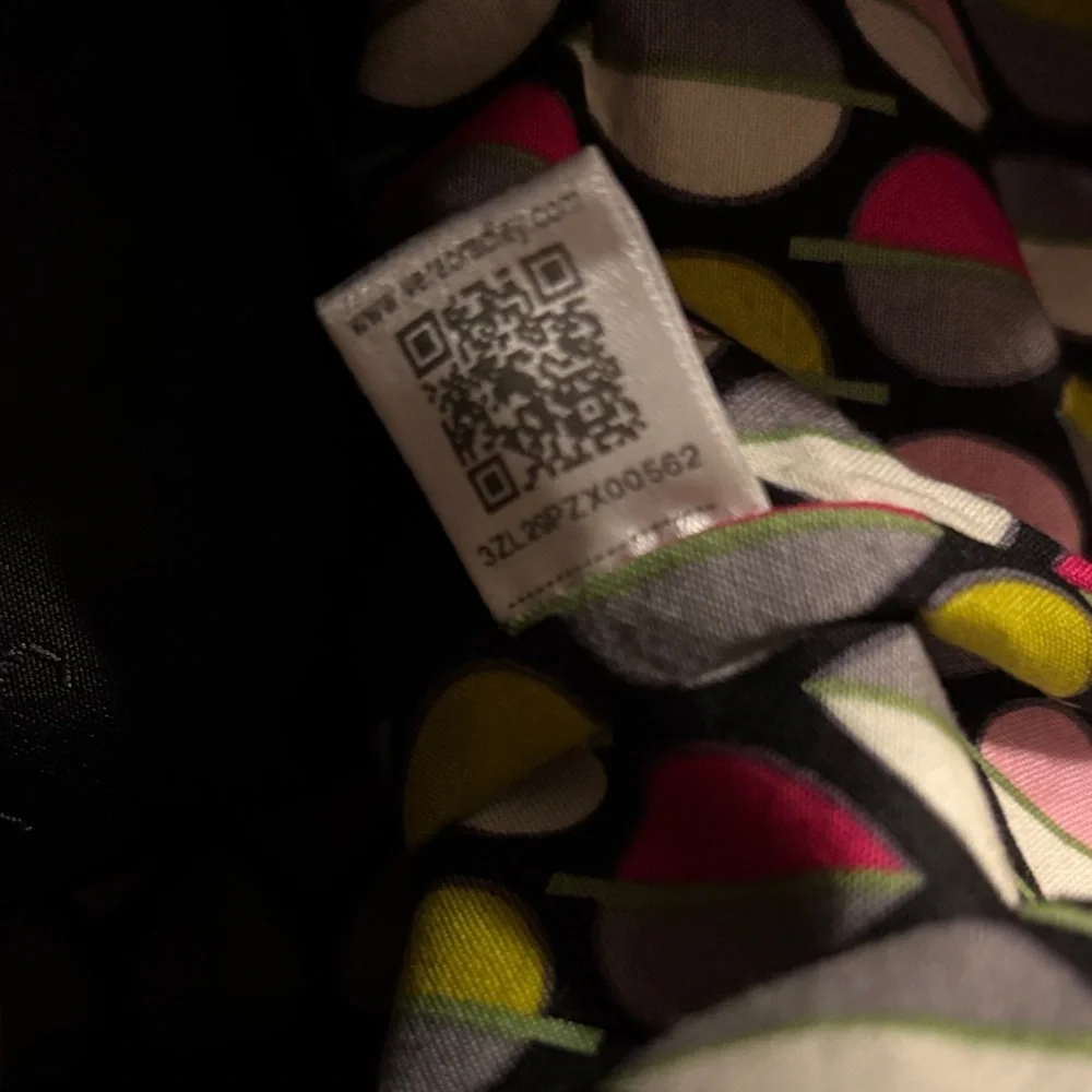 Vera Bradley Black Microfiber Large Quilted Tote BNOT NEVER USED - Picture 14 of 16